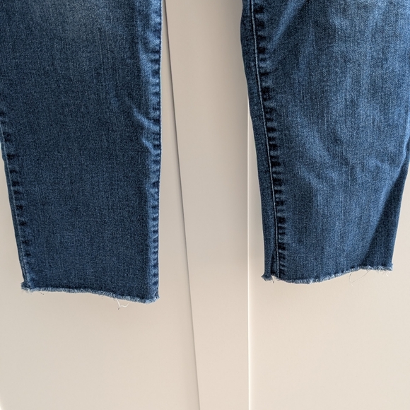 Democracy Ab-Solution Mid-Wash Fray Hem Ankle Jeans - Picture 10 of 13